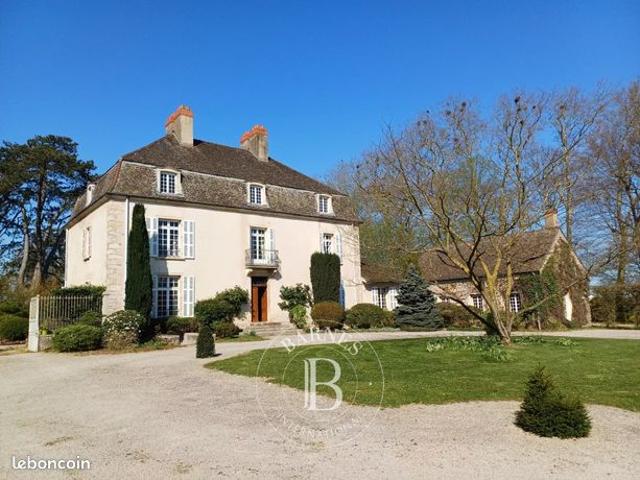 Maison 15 pièces 660 m²