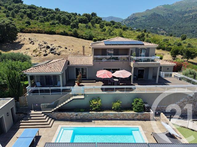 Maison avec piscine et terrasse