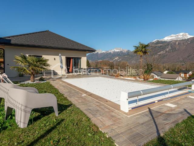 Maison 165 m² avec piscine – À 1 km du lac d’Annecy – Lathuile