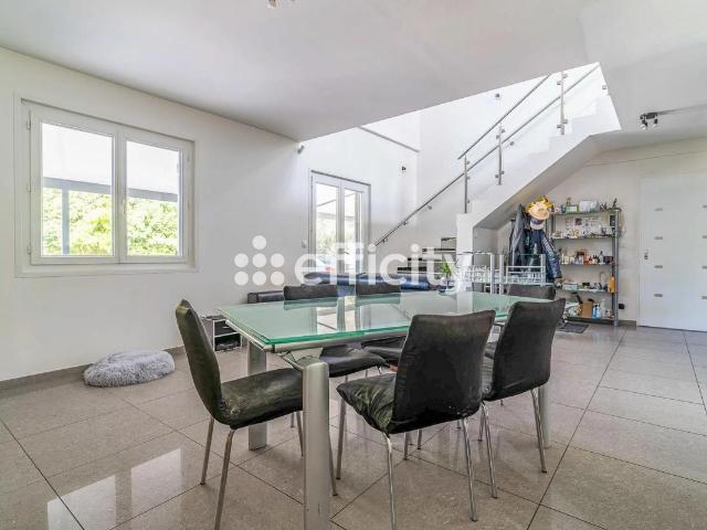 MAISON 166m2 JARDIN PISCINE GARAGE GARE ROUTIERE A 5MIN