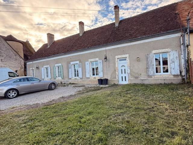Maison 160 m2 à Courgains avec dépendances et grand potentie