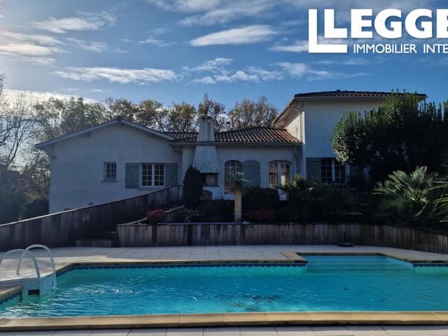 Maison 160 m² avec piscine et grand jardin – Carbon Blanc