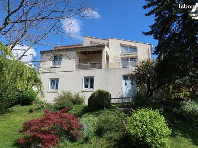 Maison 160 m² POUZAUGES
