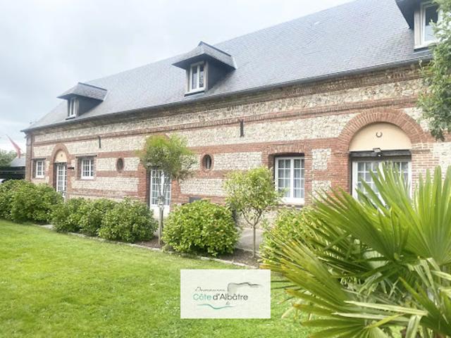 Maison avec piscine et jardin