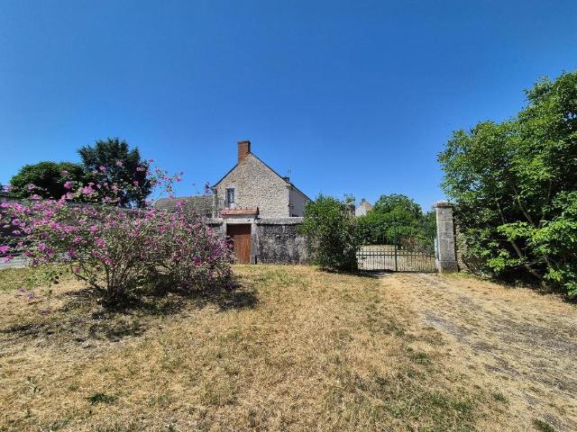 Maison 163 m² – Grand Terrain 1730 m² – Buanderie Grenier. 163m² Maves