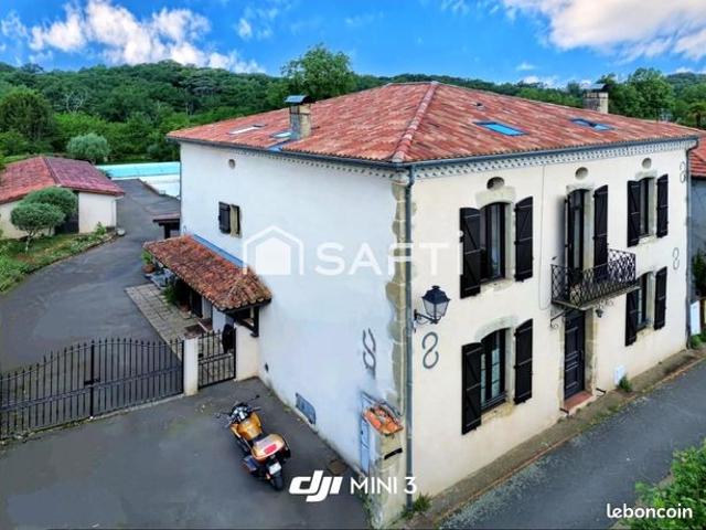 Maison 16 pièces 280 m²