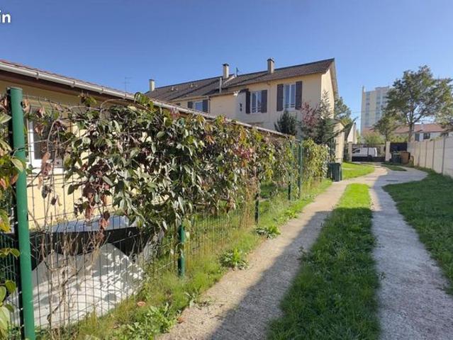 Maison 16 pièces 221 m²