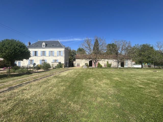 Maison 16 pièces 341 m²