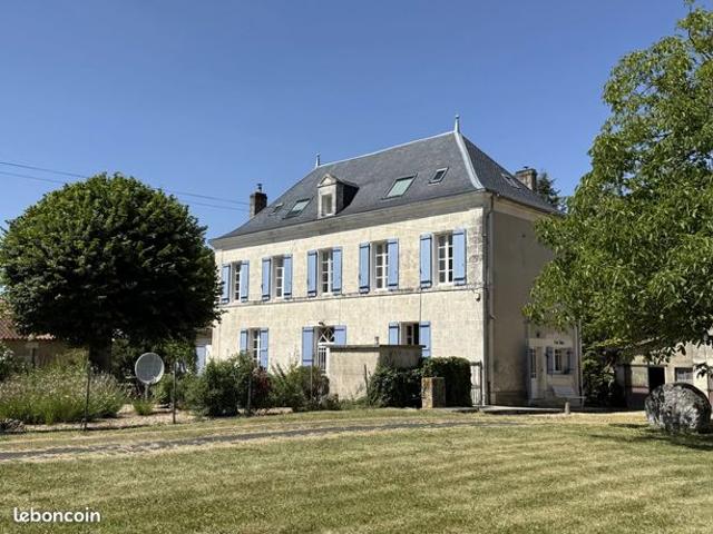 Maison 16 pièces 342 m²