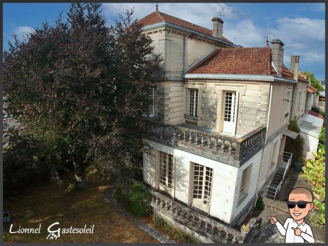Maison 16 pièces 345 m²