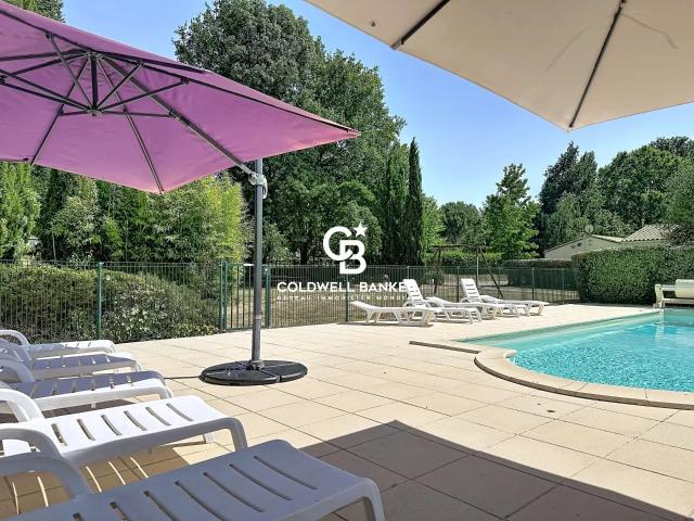 Maison 16 pièces 348 m²