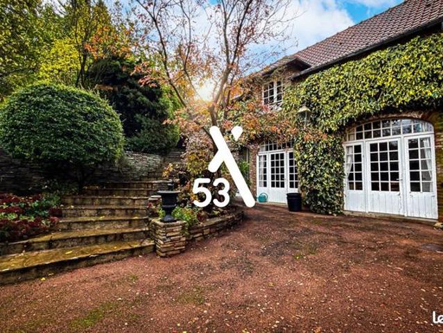Maison 16 pièces 352 m²