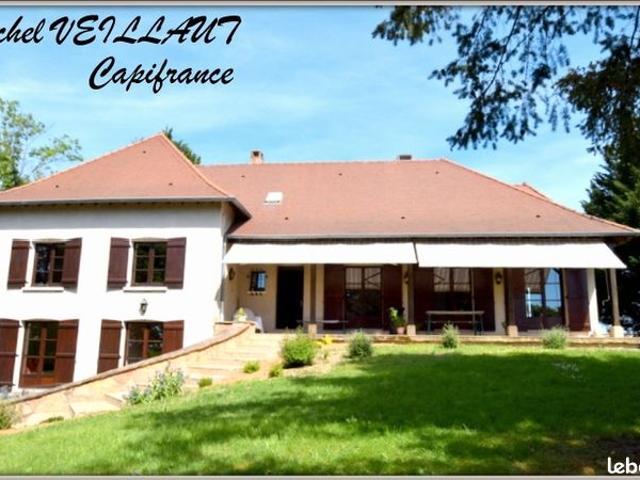 Maison 16 pièces 365 m²