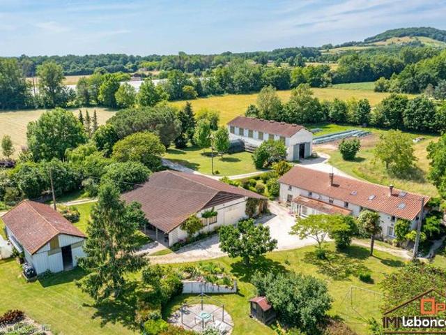 Maison 16 pièces 375 m²