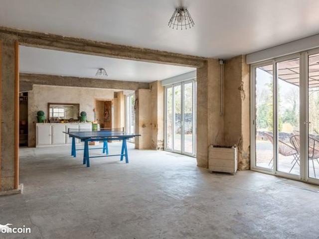 Maison 16 pièces 386 m²