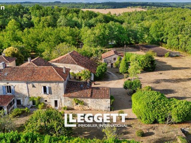 Maison 16 pièces 390 m²