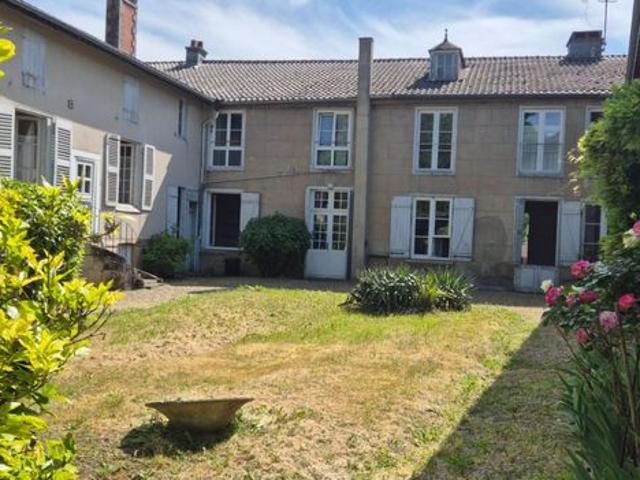 Maison 16 pièces 396 m²
