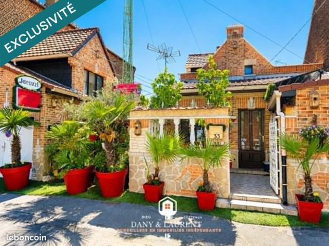 Maison 16 pièces 300 m²