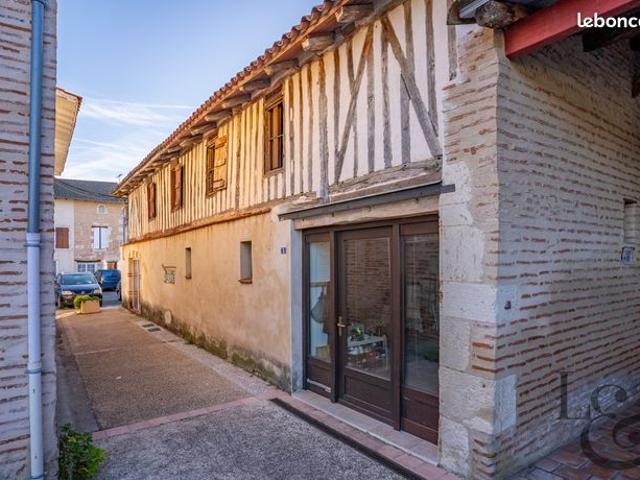 Maison 16 pièces 304 m²