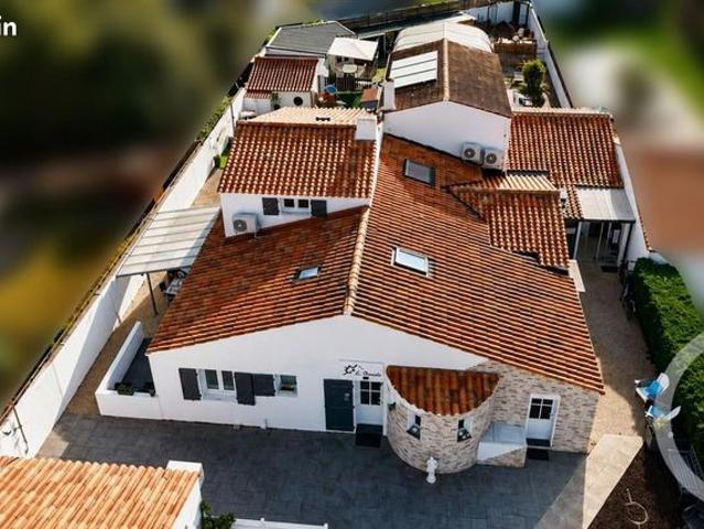 Maison 16 pièces 323 m²