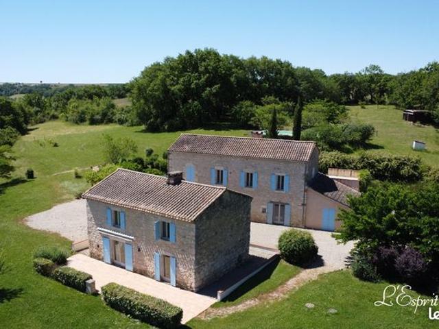 Maison 16 pièces 325 m²