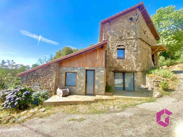 Maison 16 pièces 326 m²