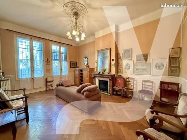 Maison 16 pièces 470 m²