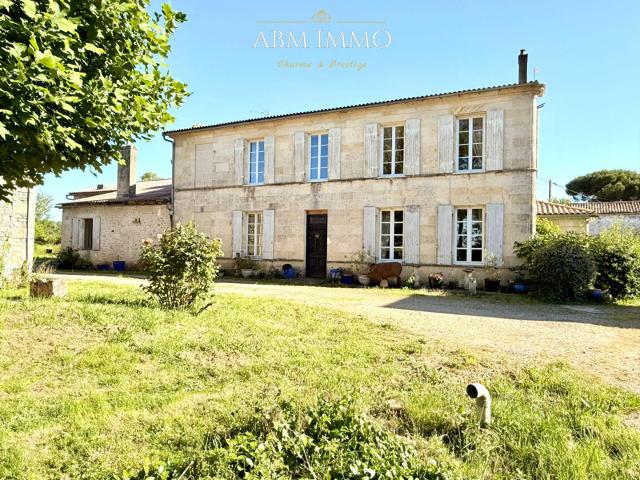Maison 16 pièces 474 m²