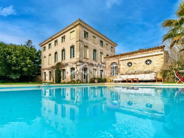 Maison 16 pièces 484 m²