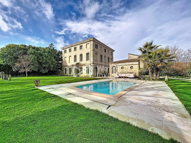 Maison 16 pièces 484 m²