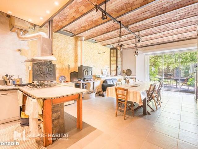 Maison 16 pièces 415 m²