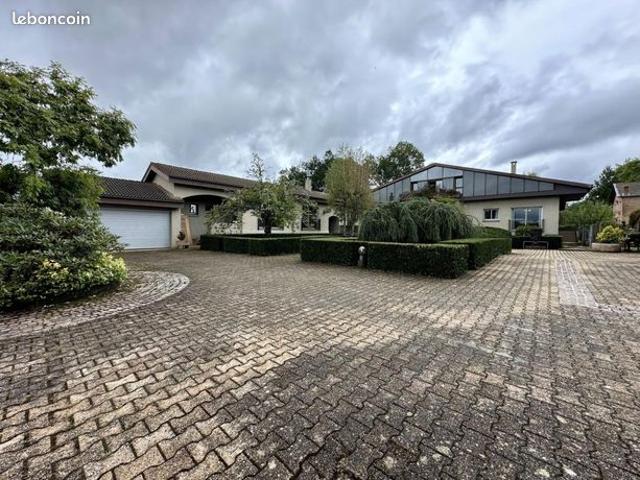 Maison 16 pièces 424 m²