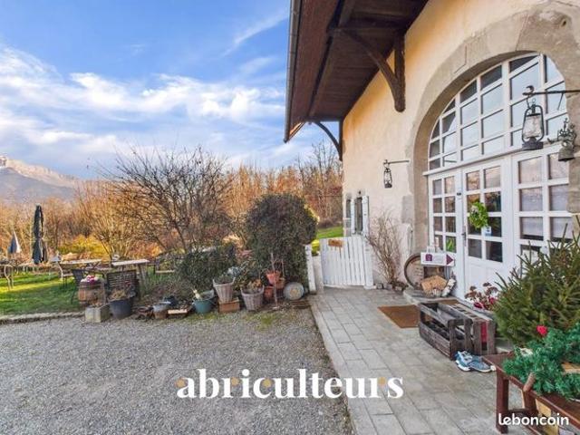 Maison 16 pièces 433 m²