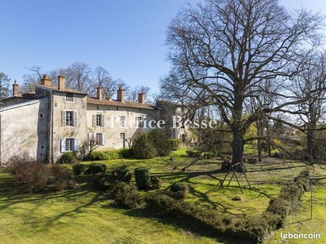 Maison 16 pièces 540 m²