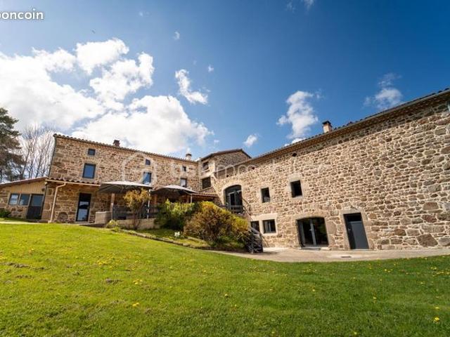 Maison 16 pièces 532 m²
