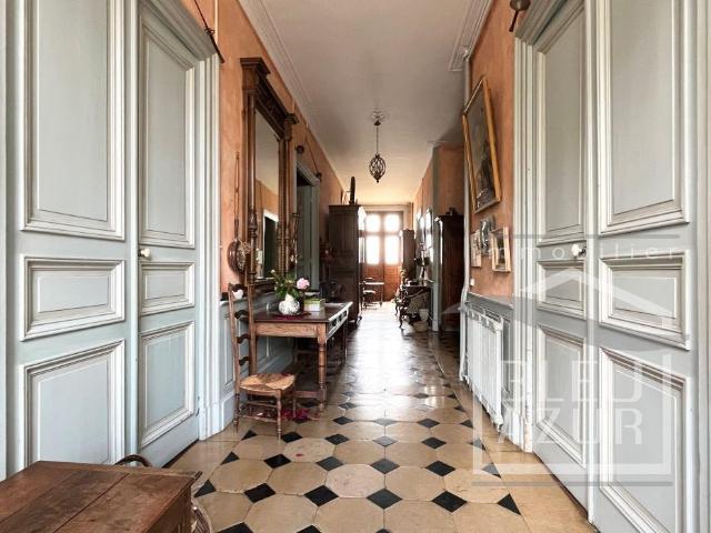 Maison 16 pièces 536 m²