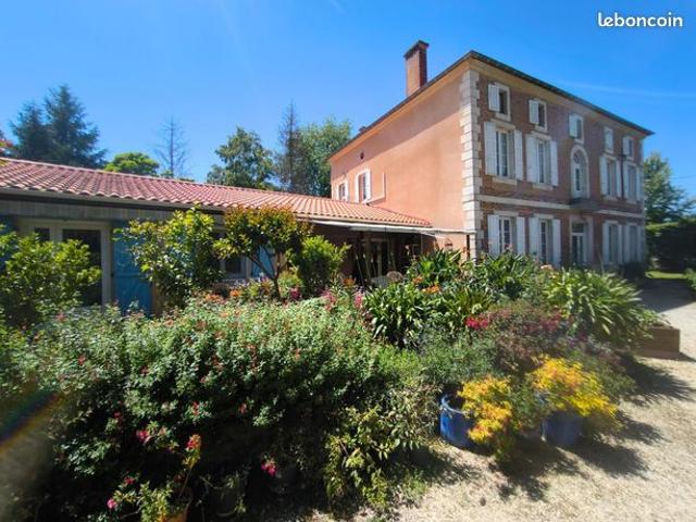 Maison 16 pièces 600 m²