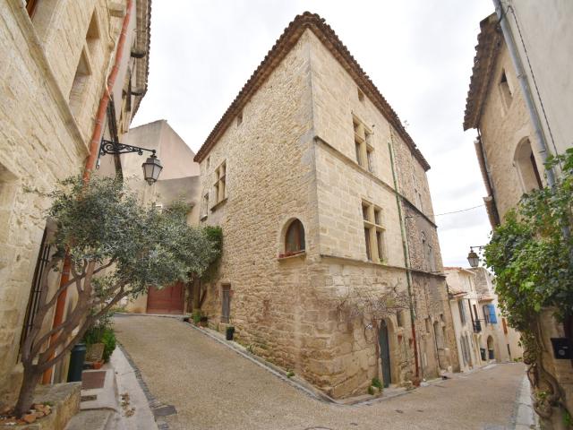 Maison 16ème / 17ème avec terrasse
