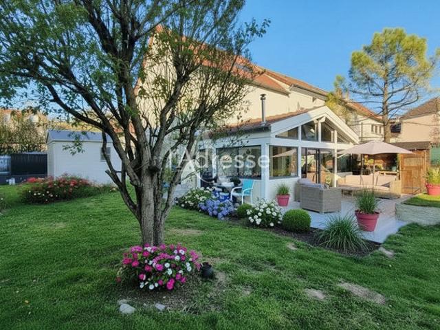 Maison 3 chambres, belle pièce de vie, jardin, secteur calme