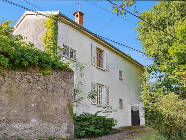 Maison contemporaine avec jardin et terrasse