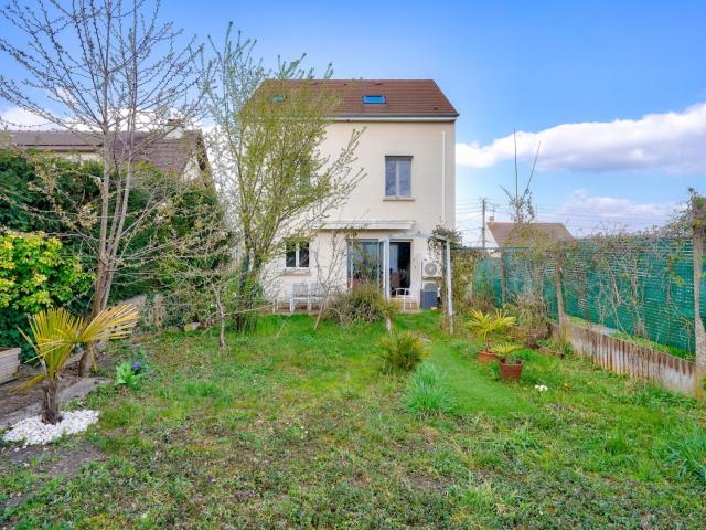MAISON 176 m2 3 CHAMBRES TERRAIN 211 m2