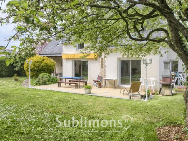 Maison 173 m²,en plein Bourg de Peillac, sur terrain de 1336 m?