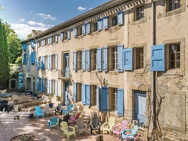 Maison 17 pièces 700 m²