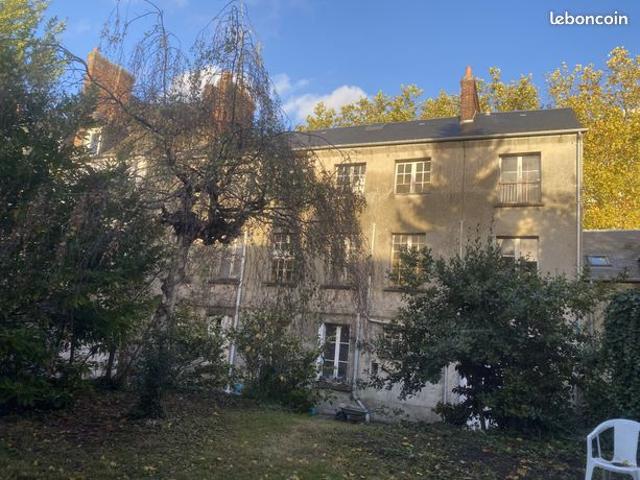 Maison 17 pièces 266 m²
