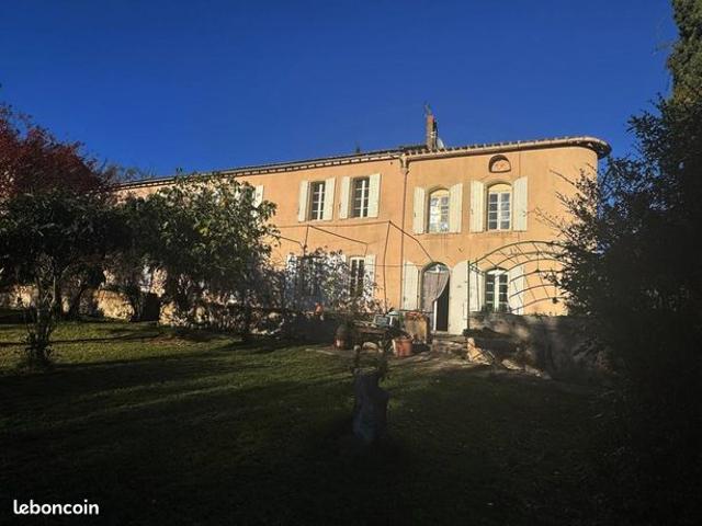 Maison 17 pièces 298 m²