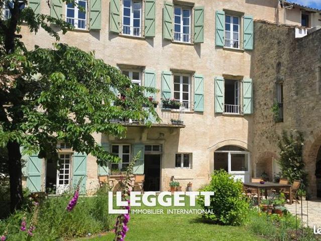 Maison 17 pièces 235 m²