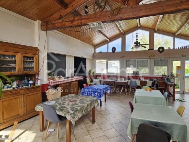 Maison 17 pièces 340 m²