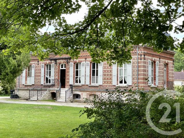 Maison 17 pièces 365 m²