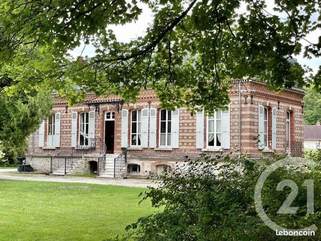 Maison 17 pièces 365 m²