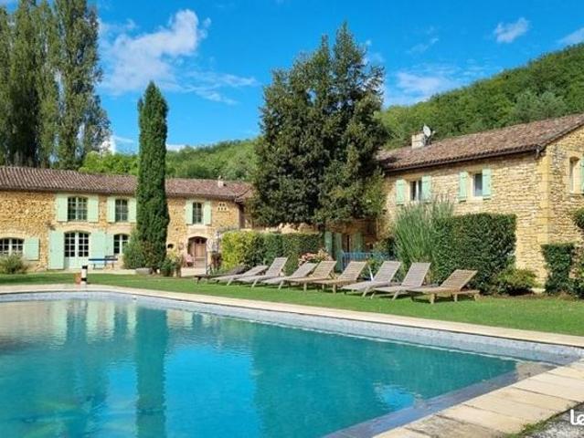 Maison 17 pièces 476 m²